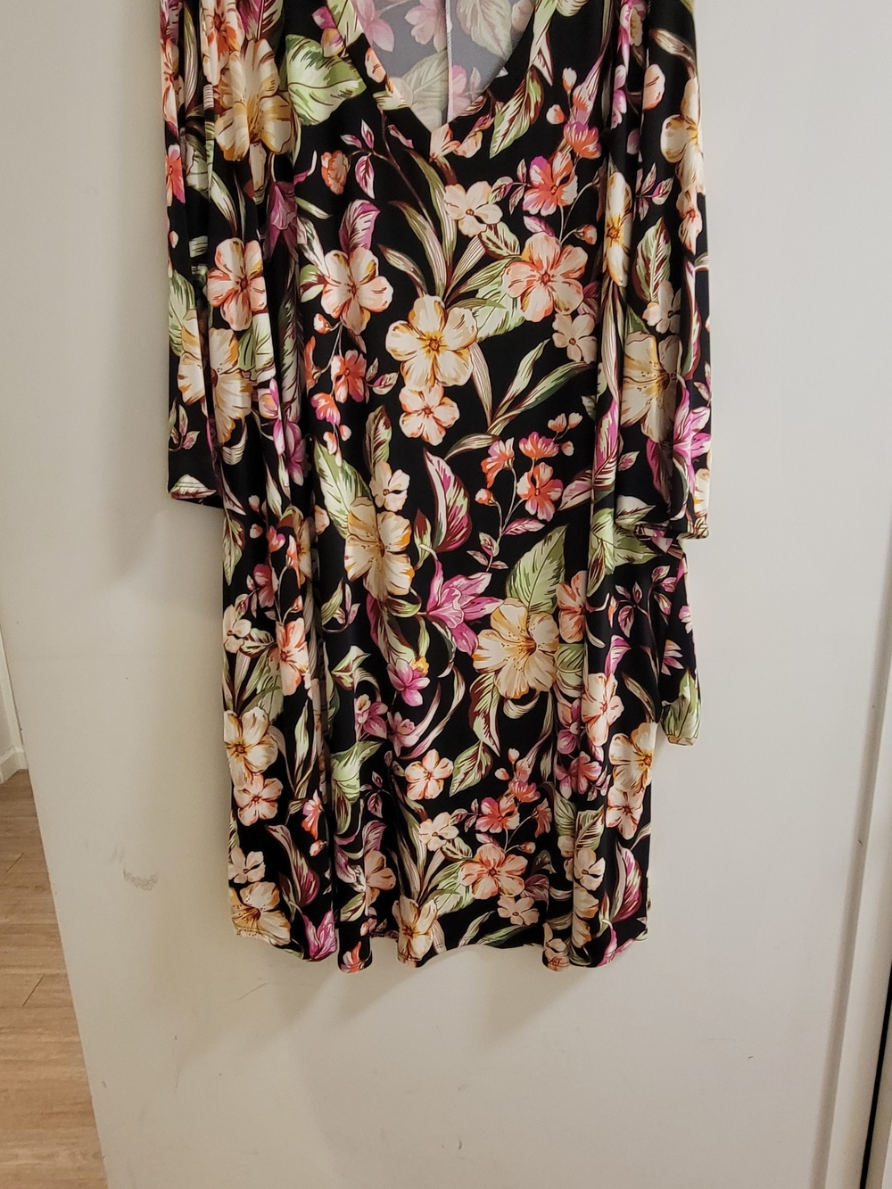 Curvie Luvie Floral V-Neck 3/4 Sleeve Midi Dress Size 5x